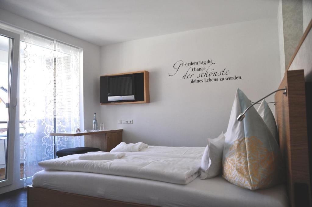 Hotel Hagnauer Seeperle Стая снимка